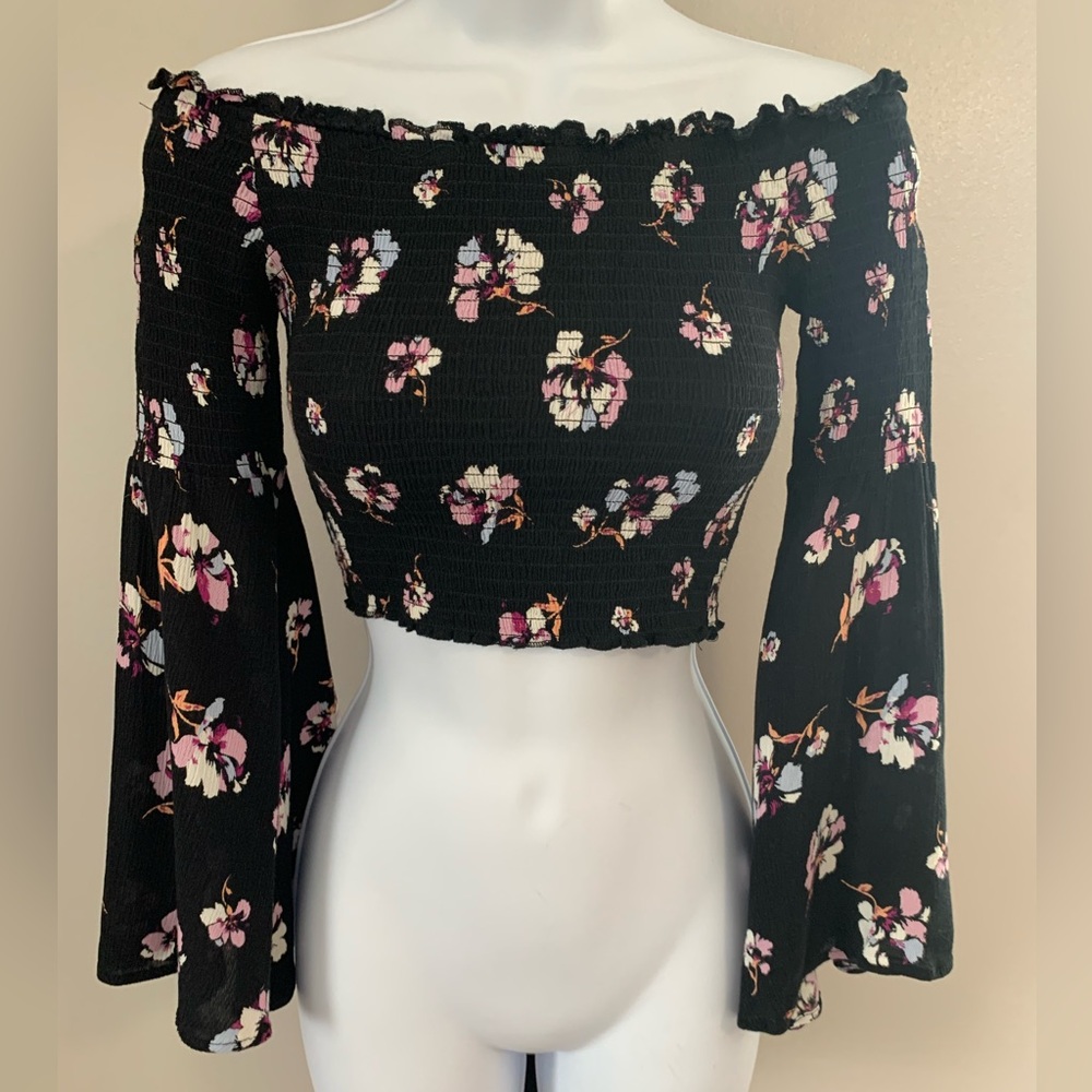 Forever 21 Black Floral Off-Shoulder Crop Top